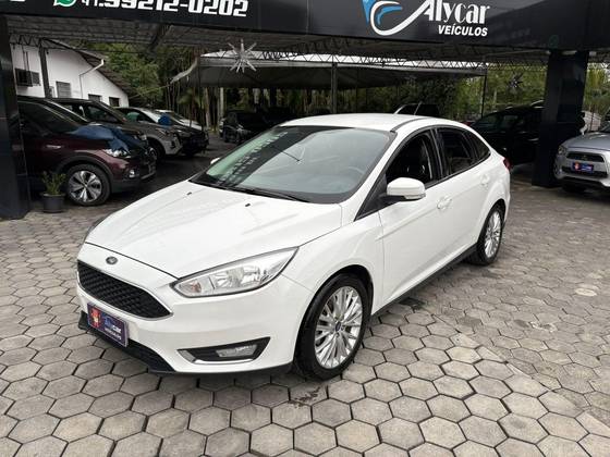 FORD FOCUS 2.0 SE PLUS FASTBACK 16V FLEX 4P POWERSHIFT